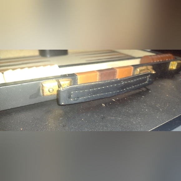 Vintage Backgammon Gaming Set in Black & Brown Leather Travel Brief Case - Picture 8 of 11